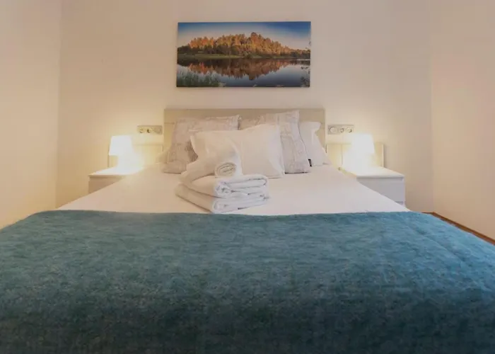 Junto Plaza Salvador *